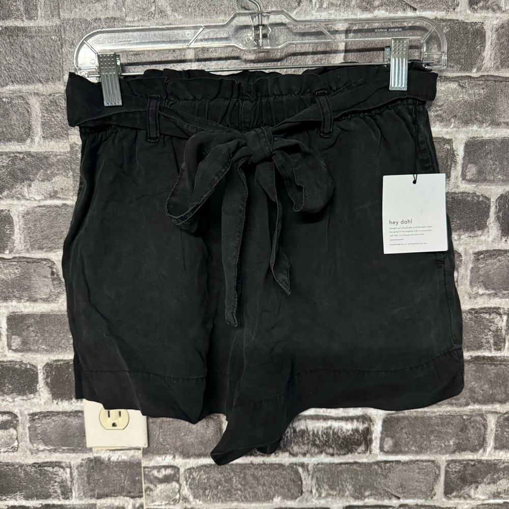 NWT Bella Dahl paperbag shorts black tie waist